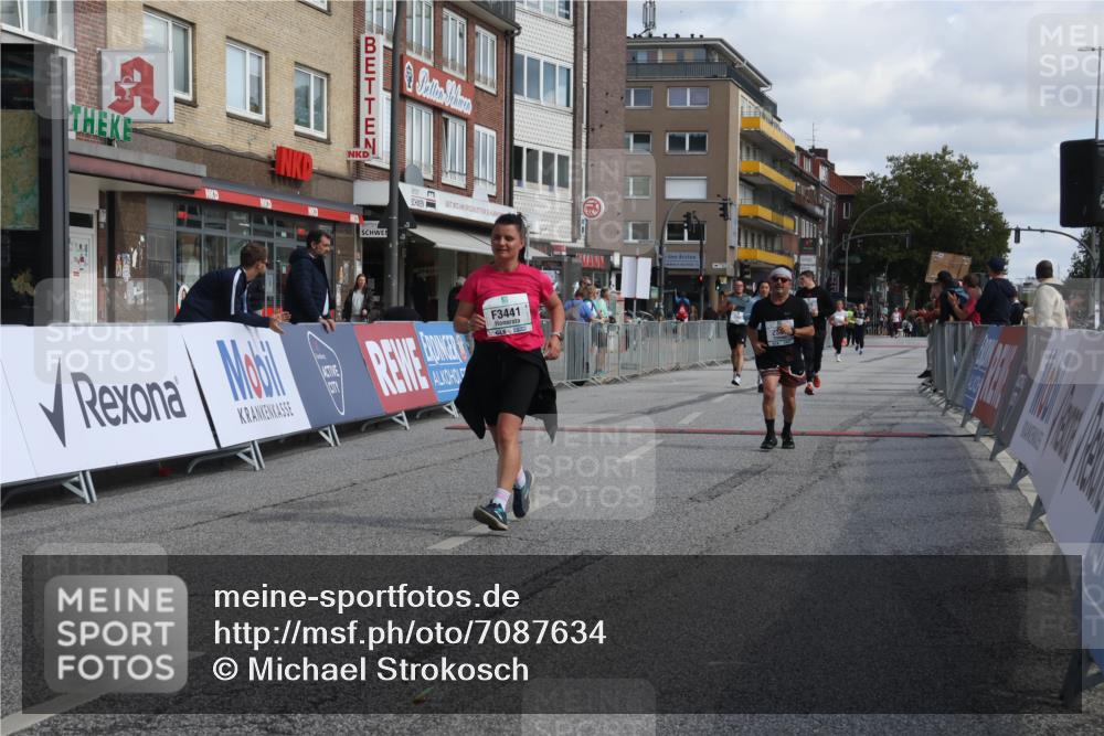 15.09.2024 - PSD Bank Halbmarathon Michael Strokosch http://msf.ph/oto/7087634 15.09.2024 12:37:33 Ziel 2381, 2398, 2432, 3441, 3481 meine-sportfotos.de