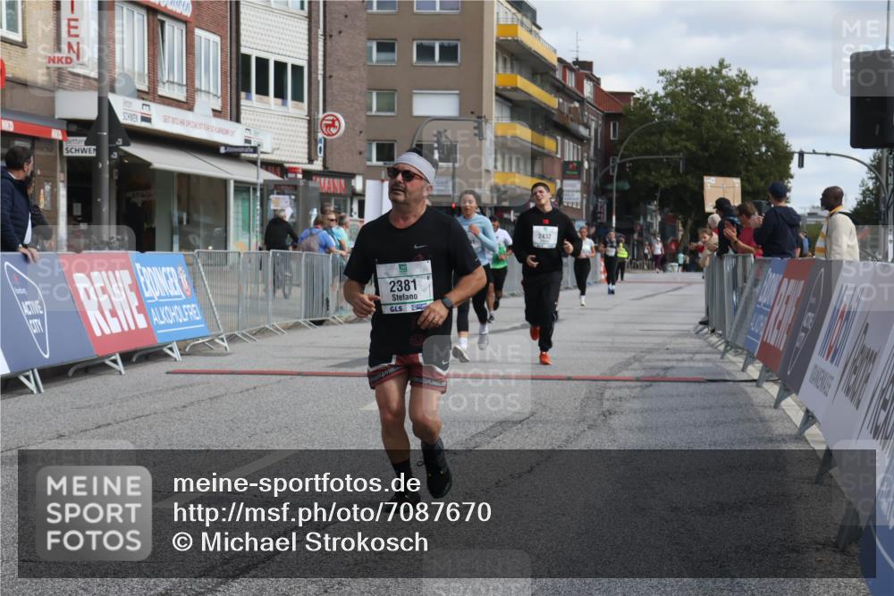 15.09.2024 - PSD Bank Halbmarathon Michael Strokosch http://msf.ph/oto/7087670 15.09.2024 12:37:36 Ziel 1816, 2381, 2398, 2432, 3380, 3441, 3481 meine-sportfotos.de
