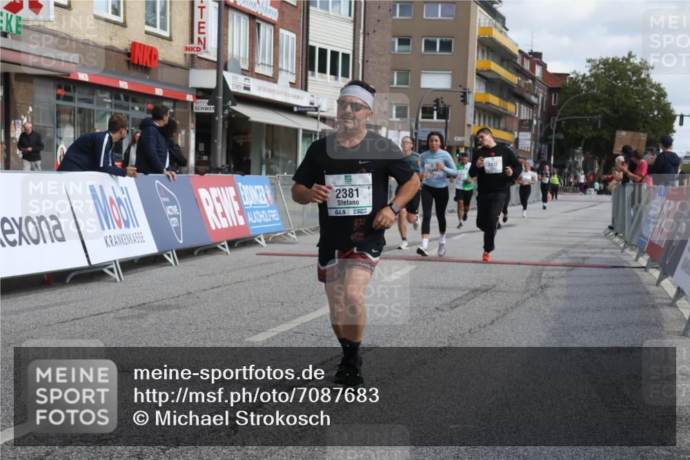 15.09.2024 - PSD Bank Halbmarathon Michael Strokosch http://msf.ph/oto/7087683 15.09.2024 12:37:37 Ziel 1816, 2381, 2398, 2432, 3380, 3441, 3481 meine-sportfotos.de