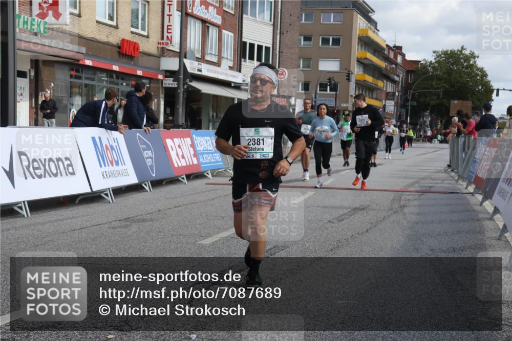 15.09.2024 - PSD Bank Halbmarathon Michael Strokosch http://msf.ph/oto/7087689 15.09.2024 12:37:37 Ziel 1816, 2381, 2398, 2432, 3380, 3441, 3481 meine-sportfotos.de