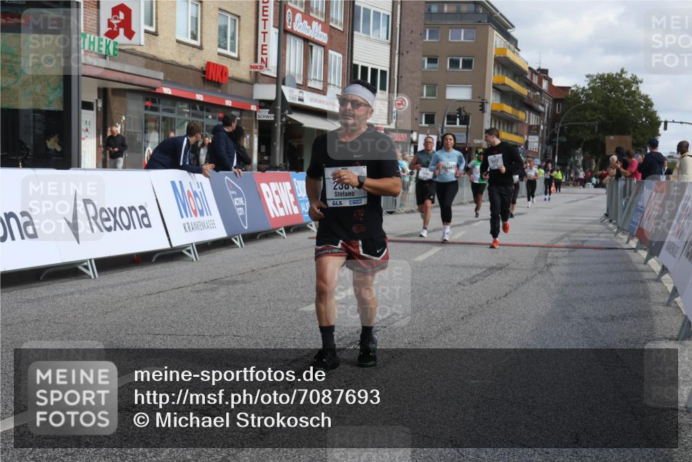 15.09.2024 - PSD Bank Halbmarathon Michael Strokosch http://msf.ph/oto/7087693 15.09.2024 12:37:37 Ziel 1816, 2381, 2398, 2432, 3380, 3441, 3481 meine-sportfotos.de