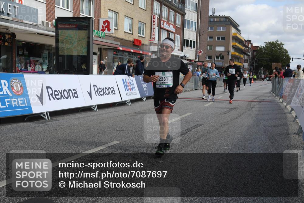 15.09.2024 - PSD Bank Halbmarathon Michael Strokosch http://msf.ph/oto/7087697 15.09.2024 12:37:37 Ziel 1816, 2381, 2398, 2432, 3380, 3441, 3481 meine-sportfotos.de