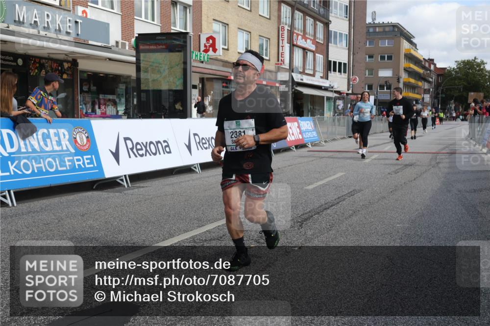 15.09.2024 - PSD Bank Halbmarathon Michael Strokosch http://msf.ph/oto/7087705 15.09.2024 12:37:38 Ziel 1816, 2381, 2398, 2432, 3380, 3441, 3481 meine-sportfotos.de