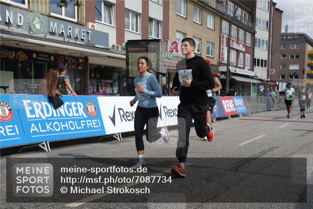 15.09.2024 - PSD Bank Halbmarathon Michael Strokosch http://msf.ph/oto/7087734 15.09.2024 12:37:41 Ziel 1816, 2381, 2398, 2432, 3380, 3417, 3441, 3481 meine-sportfotos.de