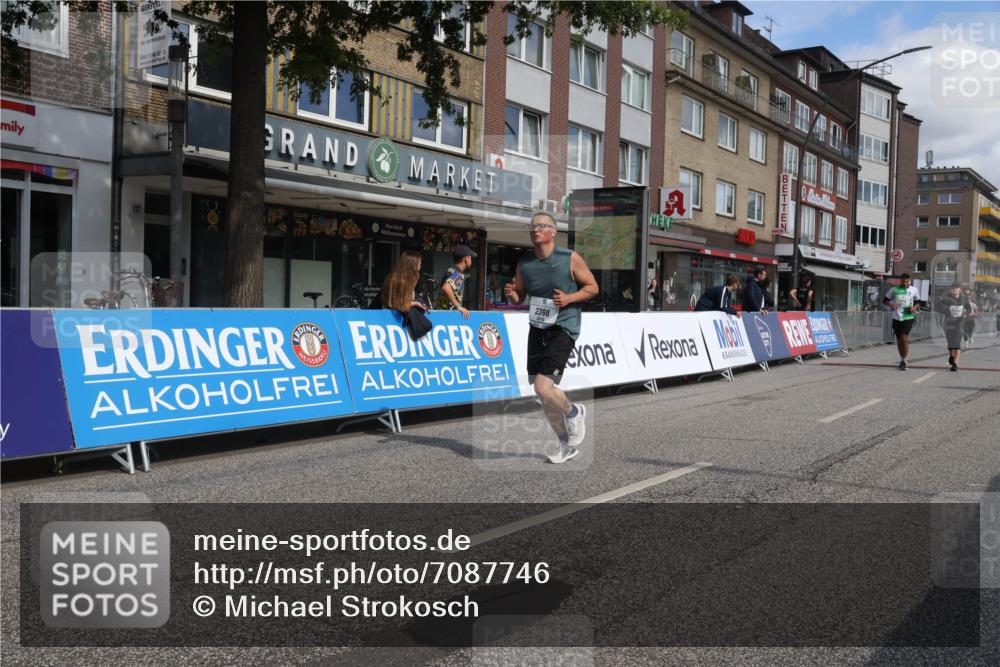 15.09.2024 - PSD Bank Halbmarathon Michael Strokosch http://msf.ph/oto/7087746 15.09.2024 12:37:42 Ziel 1816, 2381, 2398, 2432, 3380, 3417, 3441, 3481 meine-sportfotos.de