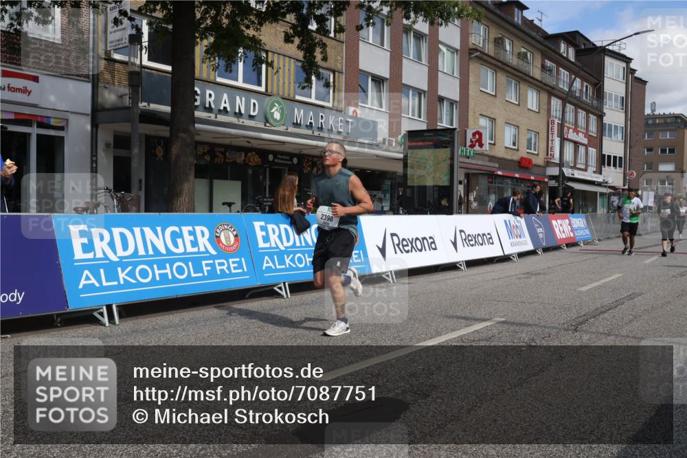 15.09.2024 - PSD Bank Halbmarathon Michael Strokosch http://msf.ph/oto/7087751 15.09.2024 12:37:43 Ziel 1816, 2381, 2398, 2432, 3380, 3417, 3441, 3481 meine-sportfotos.de
