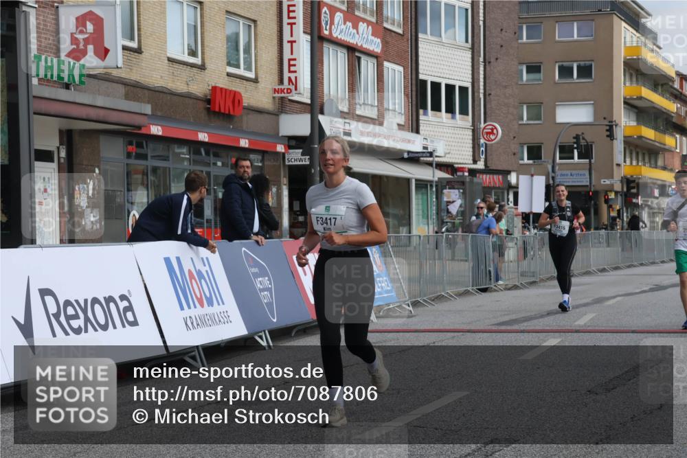 15.09.2024 - PSD Bank Halbmarathon Michael Strokosch http://msf.ph/oto/7087806 15.09.2024 12:37:51 Ziel 1816, 2398, 2517, 3380, 3415, 3417 meine-sportfotos.de