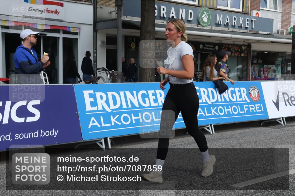 15.09.2024 - PSD Bank Halbmarathon Michael Strokosch http://msf.ph/oto/7087859 15.09.2024 12:37:54 Ziel 1816, 2517, 3380, 3415, 3417 meine-sportfotos.de