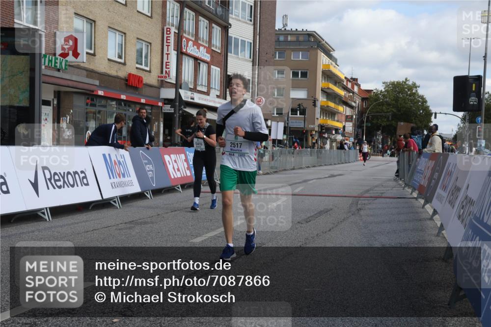 15.09.2024 - PSD Bank Halbmarathon Michael Strokosch http://msf.ph/oto/7087866 15.09.2024 12:37:55 Ziel 1816, 2517, 3380, 3415, 3417 meine-sportfotos.de