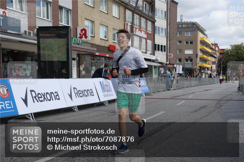 15.09.2024 - PSD Bank Halbmarathon Michael Strokosch http://msf.ph/oto/7087876 15.09.2024 12:37:56 Ziel 2517, 3380, 3415, 3417 meine-sportfotos.de