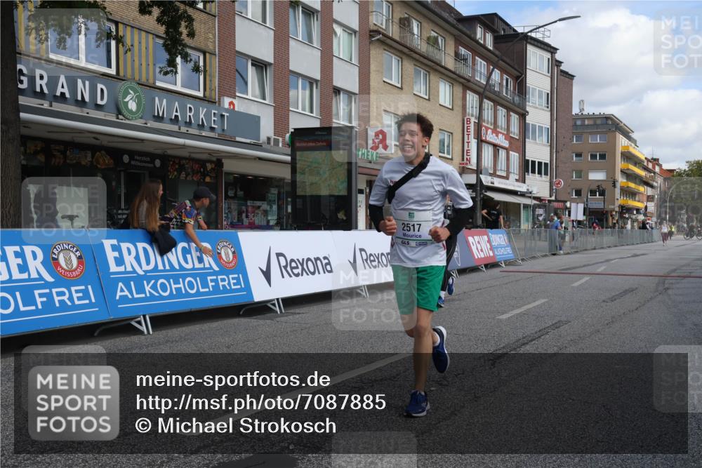 15.09.2024 - PSD Bank Halbmarathon Michael Strokosch http://msf.ph/oto/7087885 15.09.2024 12:37:56 Ziel 2517, 3380, 3415, 3417 meine-sportfotos.de