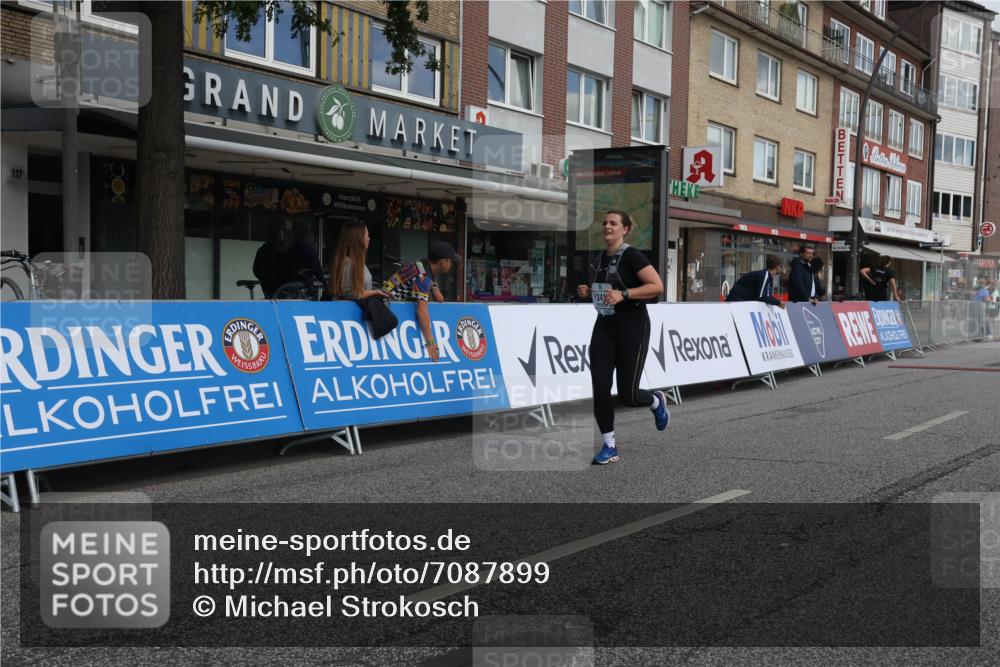 15.09.2024 - PSD Bank Halbmarathon Michael Strokosch http://msf.ph/oto/7087899 15.09.2024 12:37:58 Ziel 2517, 3415, 3417 meine-sportfotos.de