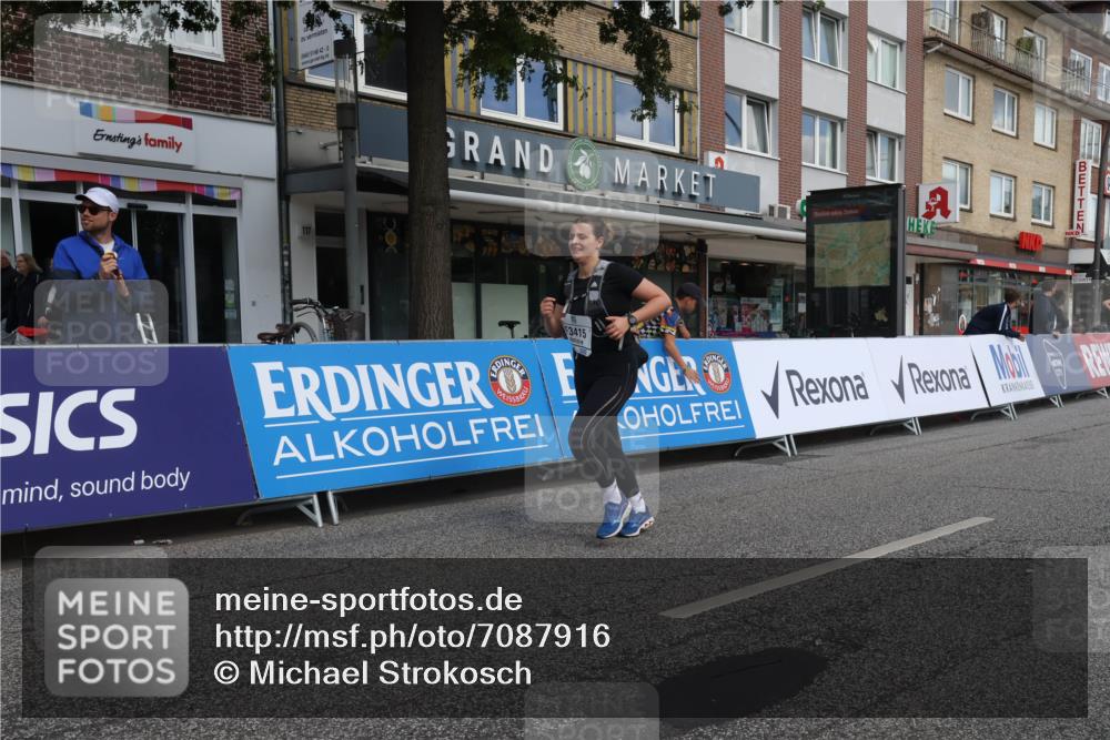 15.09.2024 - PSD Bank Halbmarathon Michael Strokosch http://msf.ph/oto/7087916 15.09.2024 12:37:58 Ziel 2517, 3415, 3417 meine-sportfotos.de