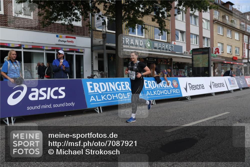 15.09.2024 - PSD Bank Halbmarathon Michael Strokosch http://msf.ph/oto/7087921 15.09.2024 12:37:59 Ziel 2517, 3415, 3417 meine-sportfotos.de