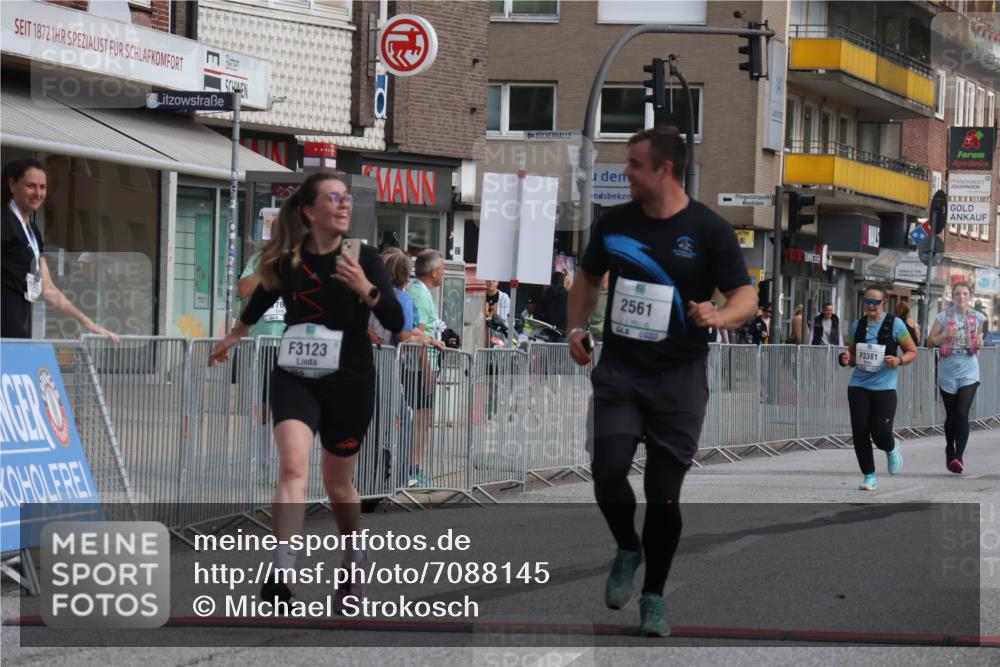 15.09.2024 - PSD Bank Halbmarathon Michael Strokosch http://msf.ph/oto/7088145 15.09.2024 12:38:40 Ziel 2285, 3123, 3381 meine-sportfotos.de