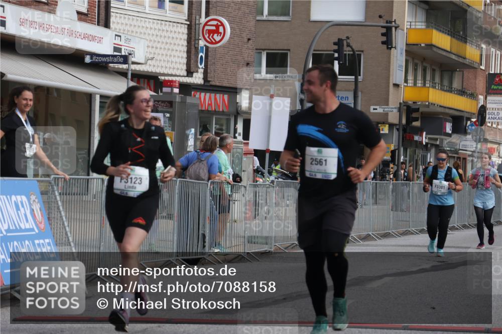 15.09.2024 - PSD Bank Halbmarathon Michael Strokosch http://msf.ph/oto/7088158 15.09.2024 12:38:40 Ziel 2285, 3123, 3381 meine-sportfotos.de