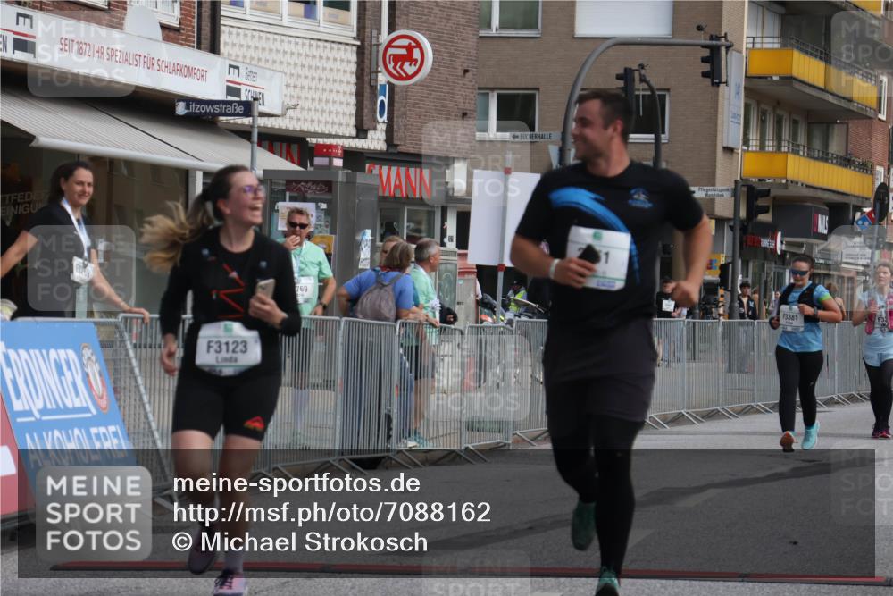 15.09.2024 - PSD Bank Halbmarathon Michael Strokosch http://msf.ph/oto/7088162 15.09.2024 12:38:40 Ziel 2285, 3123, 3381 meine-sportfotos.de