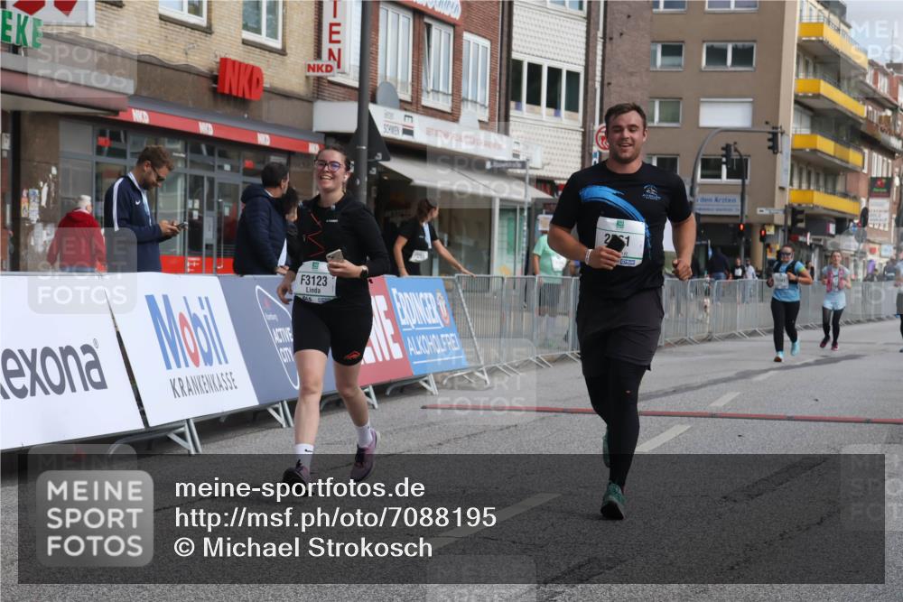 15.09.2024 - PSD Bank Halbmarathon Michael Strokosch http://msf.ph/oto/7088195 15.09.2024 12:38:42 Ziel 2285, 3123, 3381 meine-sportfotos.de