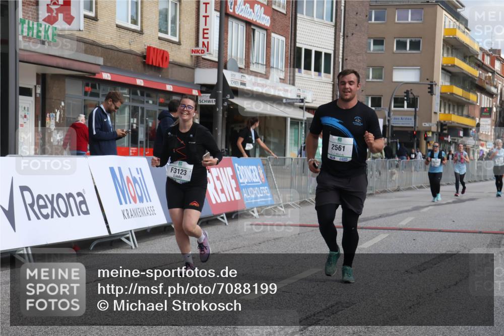 15.09.2024 - PSD Bank Halbmarathon Michael Strokosch http://msf.ph/oto/7088199 15.09.2024 12:38:42 Ziel 2285, 3123, 3381 meine-sportfotos.de