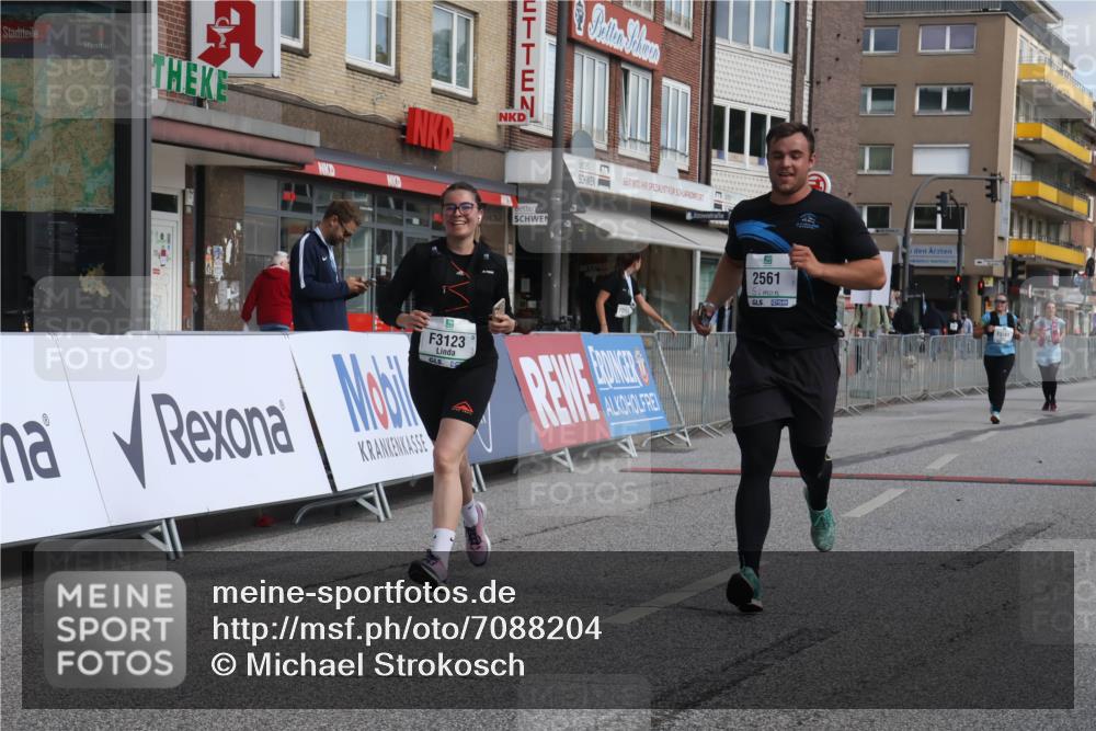 15.09.2024 - PSD Bank Halbmarathon Michael Strokosch http://msf.ph/oto/7088204 15.09.2024 12:38:42 Ziel 2285, 3123, 3381 meine-sportfotos.de