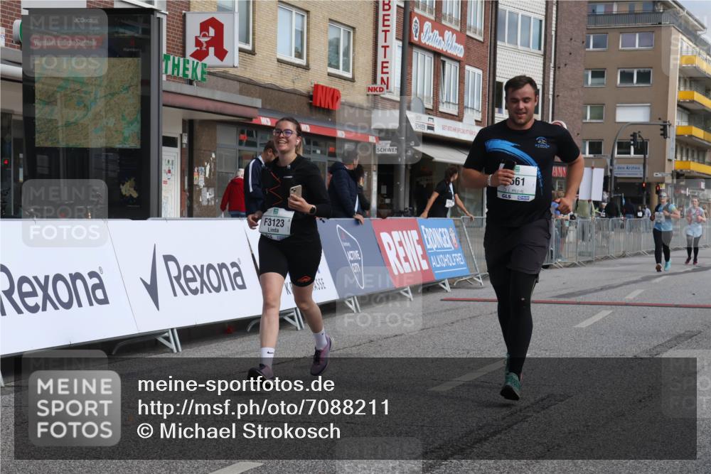 15.09.2024 - PSD Bank Halbmarathon Michael Strokosch http://msf.ph/oto/7088211 15.09.2024 12:38:42 Ziel 2285, 3123, 3381 meine-sportfotos.de