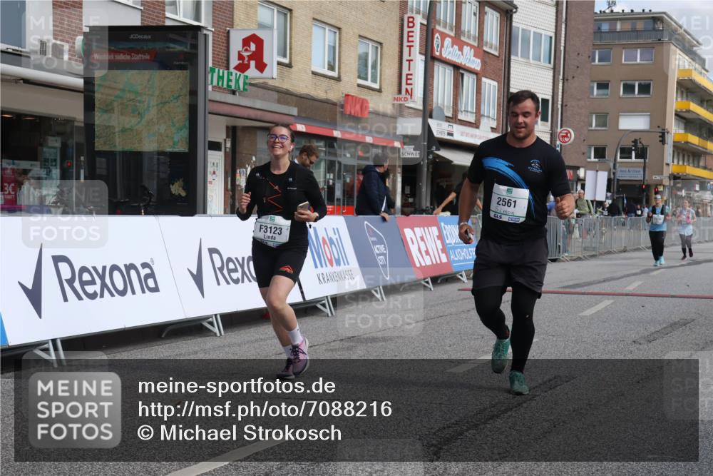 15.09.2024 - PSD Bank Halbmarathon Michael Strokosch http://msf.ph/oto/7088216 15.09.2024 12:38:43 Ziel 2285, 3123, 3332, 3333, 3381 meine-sportfotos.de