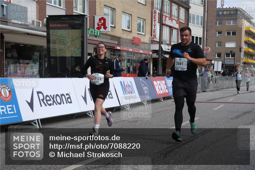 15.09.2024 - PSD Bank Halbmarathon Michael Strokosch http://msf.ph/oto/7088220 15.09.2024 12:38:43 Ziel 2285, 3123, 3332, 3333, 3381 meine-sportfotos.de