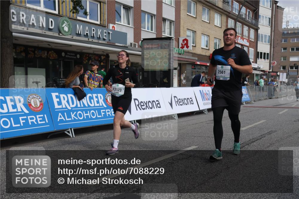 15.09.2024 - PSD Bank Halbmarathon Michael Strokosch http://msf.ph/oto/7088229 15.09.2024 12:38:44 Ziel 2285, 3123, 3332, 3333, 3381 meine-sportfotos.de