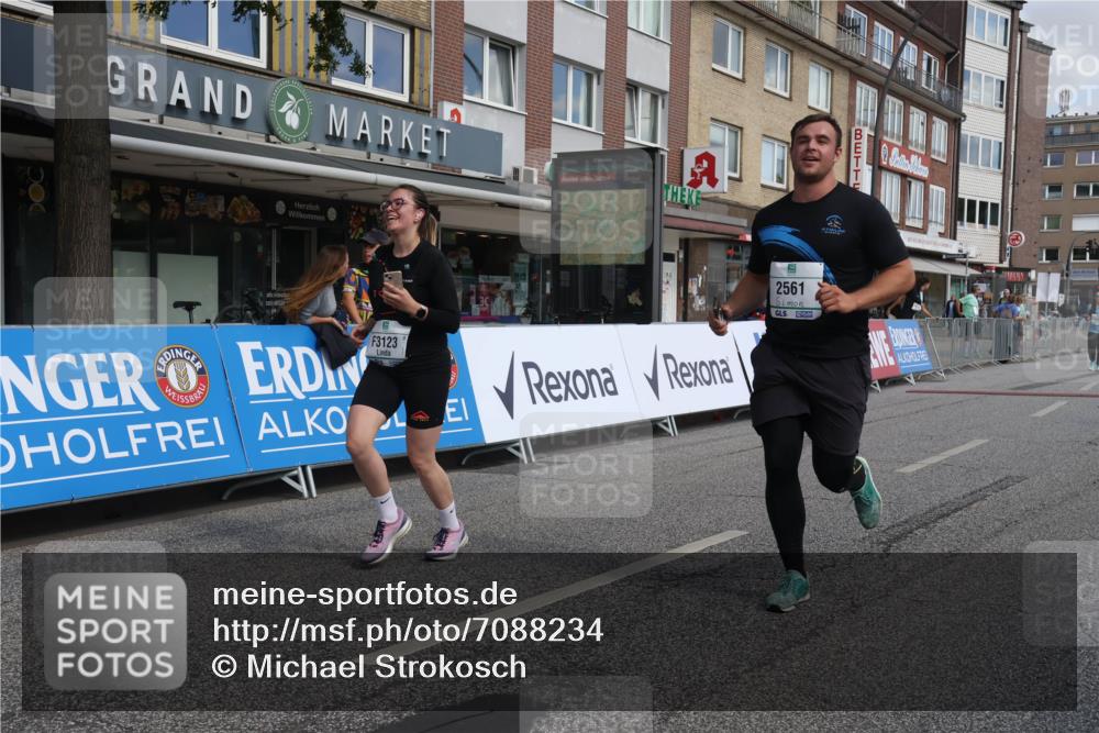 15.09.2024 - PSD Bank Halbmarathon Michael Strokosch http://msf.ph/oto/7088234 15.09.2024 12:38:44 Ziel 2285, 3123, 3332, 3333, 3381 meine-sportfotos.de