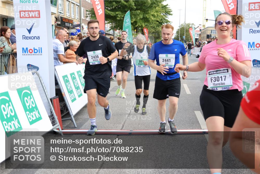 15.09.2024 - PSD Bank Halbmarathon Strokosch-Dieckow http://msf.ph/oto/7088235 15.09.2024 12:28:37 Ziel 2392, 2439, 2441, 3017, 3073, 3121, 3225, 3274, 3327 meine-sportfotos.de