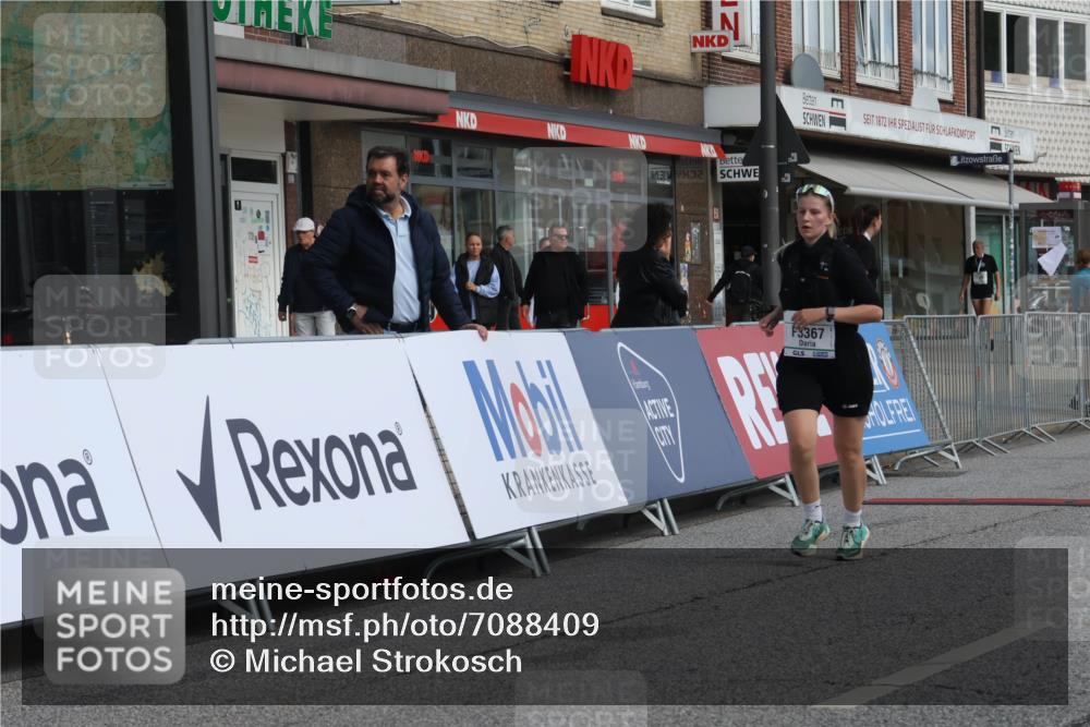 15.09.2024 - PSD Bank Halbmarathon Michael Strokosch http://msf.ph/oto/7088409 15.09.2024 12:39:04 Ziel 2523, 2954, 3367 meine-sportfotos.de
