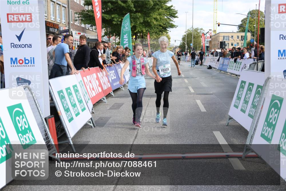15.09.2024 - PSD Bank Halbmarathon Strokosch-Dieckow http://msf.ph/oto/7088461 15.09.2024 12:39:15 Ziel 3123, 3332, 3333, 3381 meine-sportfotos.de