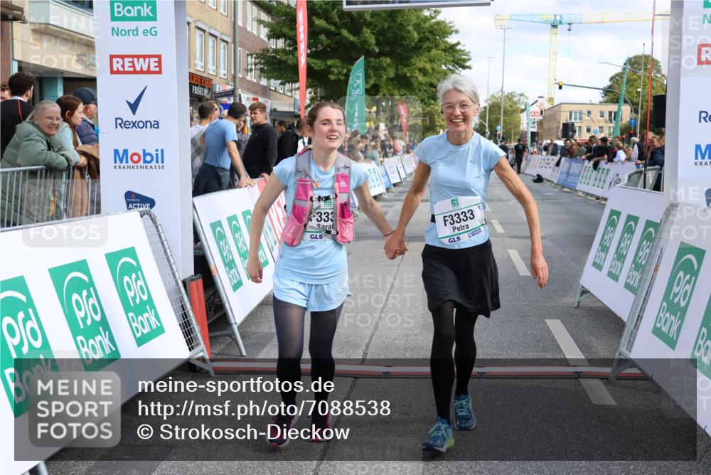 15.09.2024 - PSD Bank Halbmarathon Strokosch-Dieckow http://msf.ph/oto/7088538 15.09.2024 12:39:17 Ziel 3332, 3333, 3381 meine-sportfotos.de