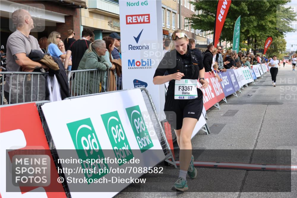 15.09.2024 - PSD Bank Halbmarathon Strokosch-Dieckow http://msf.ph/oto/7088582 15.09.2024 12:39:29 Ziel 2523, 2954, 3332, 3333, 3367 meine-sportfotos.de