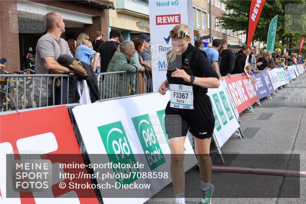 15.09.2024 - PSD Bank Halbmarathon Strokosch-Dieckow http://msf.ph/oto/7088598 15.09.2024 12:39:29 Ziel 2523, 2954, 3332, 3333, 3367 meine-sportfotos.de