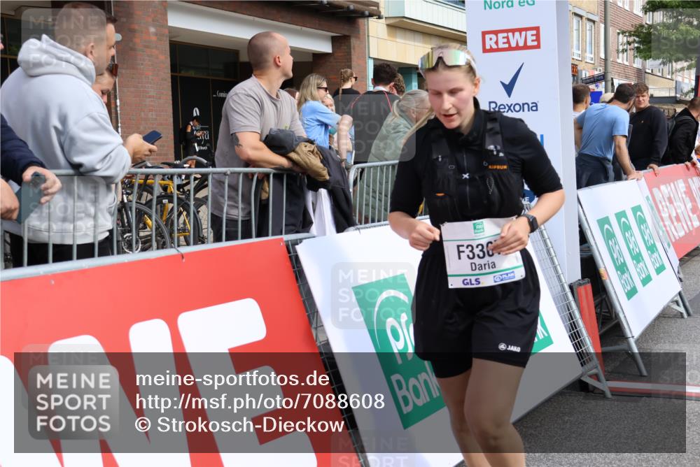 15.09.2024 - PSD Bank Halbmarathon Strokosch-Dieckow http://msf.ph/oto/7088608 15.09.2024 12:39:29 Ziel 2523, 2954, 3332, 3333, 3367 meine-sportfotos.de