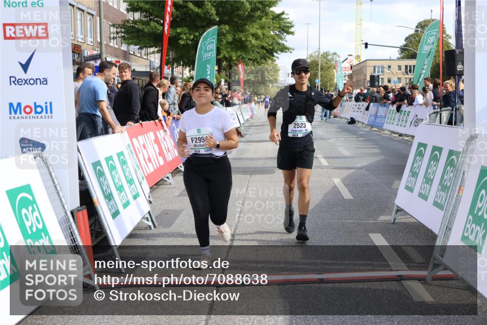 15.09.2024 - PSD Bank Halbmarathon Strokosch-Dieckow http://msf.ph/oto/7088638 15.09.2024 12:39:36 Ziel 2523, 2954, 3367 meine-sportfotos.de