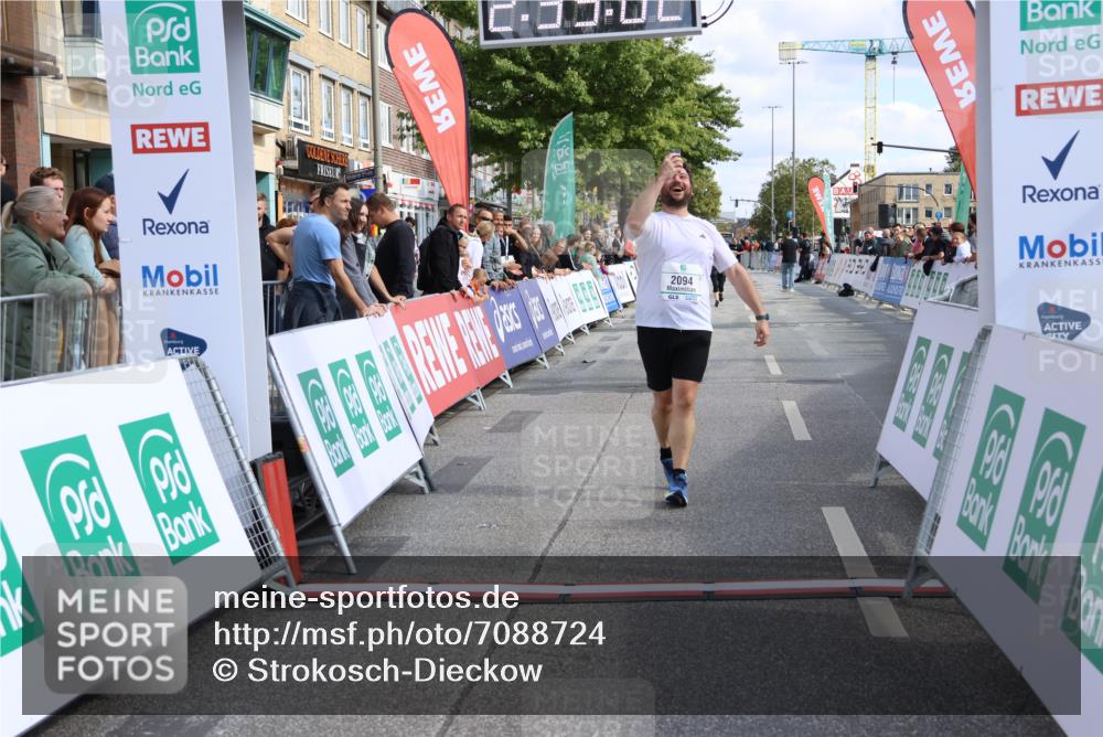 15.09.2024 - PSD Bank Halbmarathon Strokosch-Dieckow http://msf.ph/oto/7088724 15.09.2024 12:39:53 Ziel 2094, 2137 meine-sportfotos.de