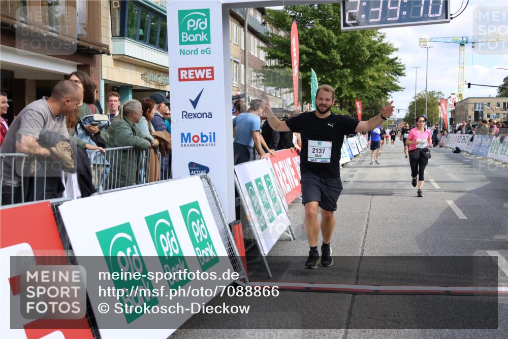 15.09.2024 - PSD Bank Halbmarathon Strokosch-Dieckow http://msf.ph/oto/7088866 15.09.2024 12:40:01 Ziel 2094, 2137, 3297 meine-sportfotos.de