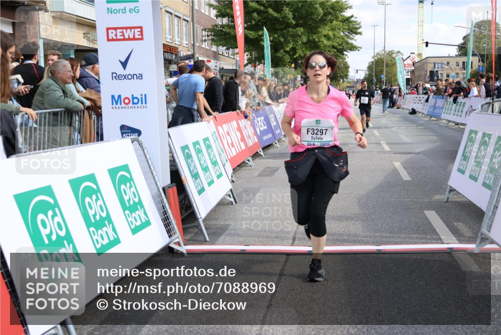 15.09.2024 - PSD Bank Halbmarathon Strokosch-Dieckow http://msf.ph/oto/7088969 15.09.2024 12:40:04 Ziel 2094, 2125, 2137, 3297 meine-sportfotos.de