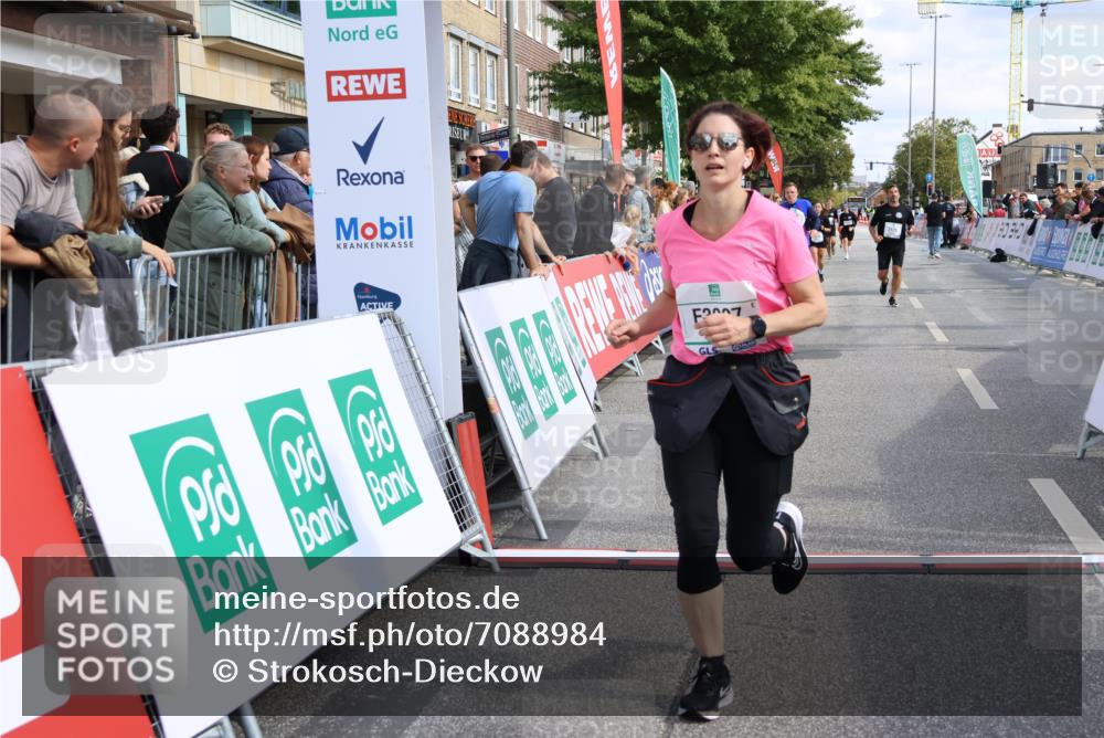 15.09.2024 - PSD Bank Halbmarathon Strokosch-Dieckow http://msf.ph/oto/7088984 15.09.2024 12:40:05 Ziel 2094, 2125, 2137, 3297 meine-sportfotos.de
