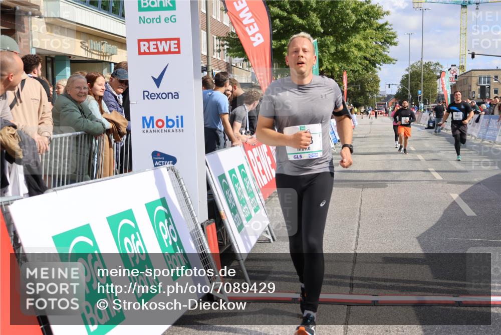 15.09.2024 - PSD Bank Halbmarathon Strokosch-Dieckow http://msf.ph/oto/7089429 15.09.2024 12:40:32 Ziel 1668, 2395, 2428, 3503 meine-sportfotos.de