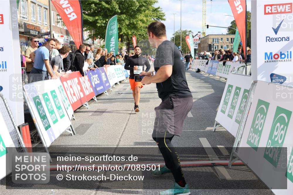 15.09.2024 - PSD Bank Halbmarathon Strokosch-Dieckow http://msf.ph/oto/7089501 15.09.2024 12:40:37 Ziel 1668, 2395, 2428, 3499 meine-sportfotos.de