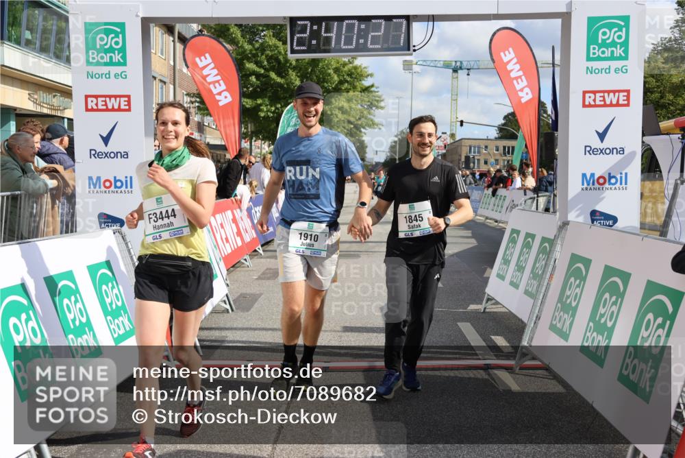15.09.2024 - PSD Bank Halbmarathon Strokosch-Dieckow http://msf.ph/oto/7089682 15.09.2024 12:41:18 Ziel 1845, 1910, 3444 meine-sportfotos.de