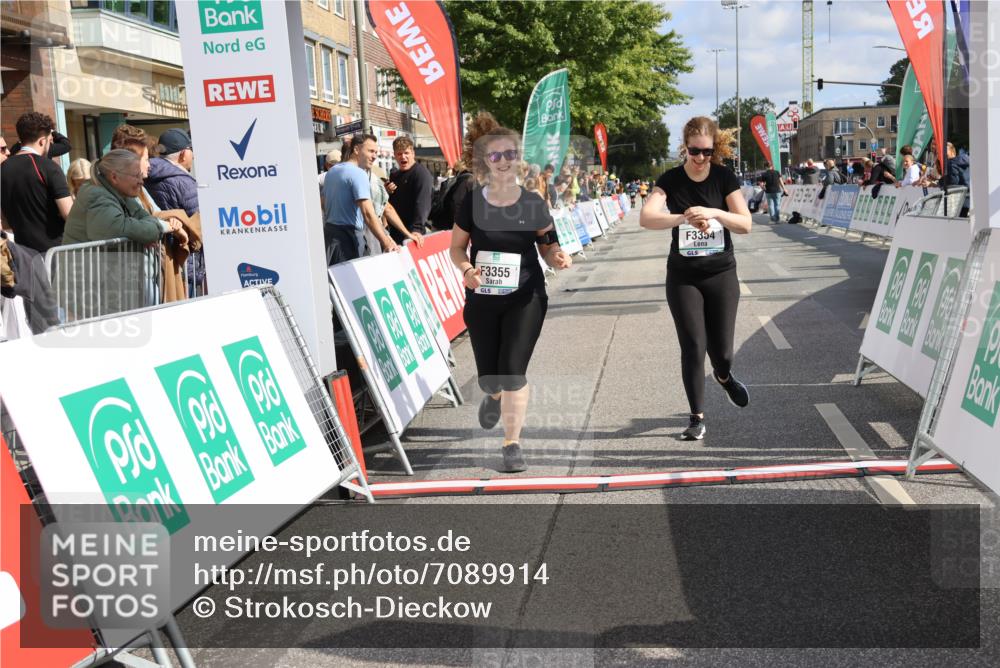 15.09.2024 - PSD Bank Halbmarathon Strokosch-Dieckow http://msf.ph/oto/7089914 15.09.2024 12:41:39 Ziel 3354, 3355, 3462 meine-sportfotos.de