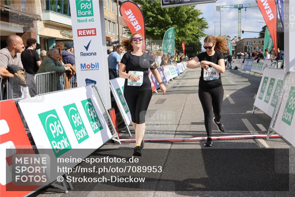 15.09.2024 - PSD Bank Halbmarathon Strokosch-Dieckow http://msf.ph/oto/7089953 15.09.2024 12:41:40 Ziel 3354, 3355, 3462 meine-sportfotos.de