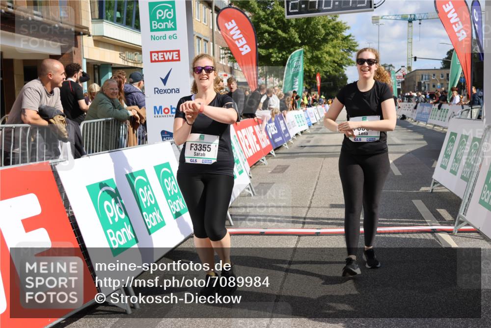 15.09.2024 - PSD Bank Halbmarathon Strokosch-Dieckow http://msf.ph/oto/7089984 15.09.2024 12:41:40 Ziel 3354, 3355, 3462 meine-sportfotos.de