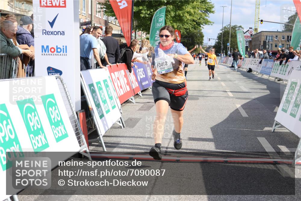15.09.2024 - PSD Bank Halbmarathon Strokosch-Dieckow http://msf.ph/oto/7090087 15.09.2024 12:42:06 Ziel 2276, 3343, 3412 meine-sportfotos.de