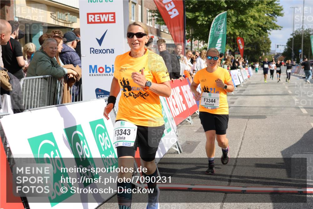 15.09.2024 - PSD Bank Halbmarathon Strokosch-Dieckow http://msf.ph/oto/7090231 15.09.2024 12:42:14 Ziel 2276, 3343, 3344, 3412 meine-sportfotos.de