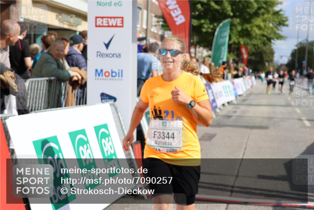 15.09.2024 - PSD Bank Halbmarathon Strokosch-Dieckow http://msf.ph/oto/7090257 15.09.2024 12:42:15 Ziel 2276, 3343, 3344, 3412 meine-sportfotos.de